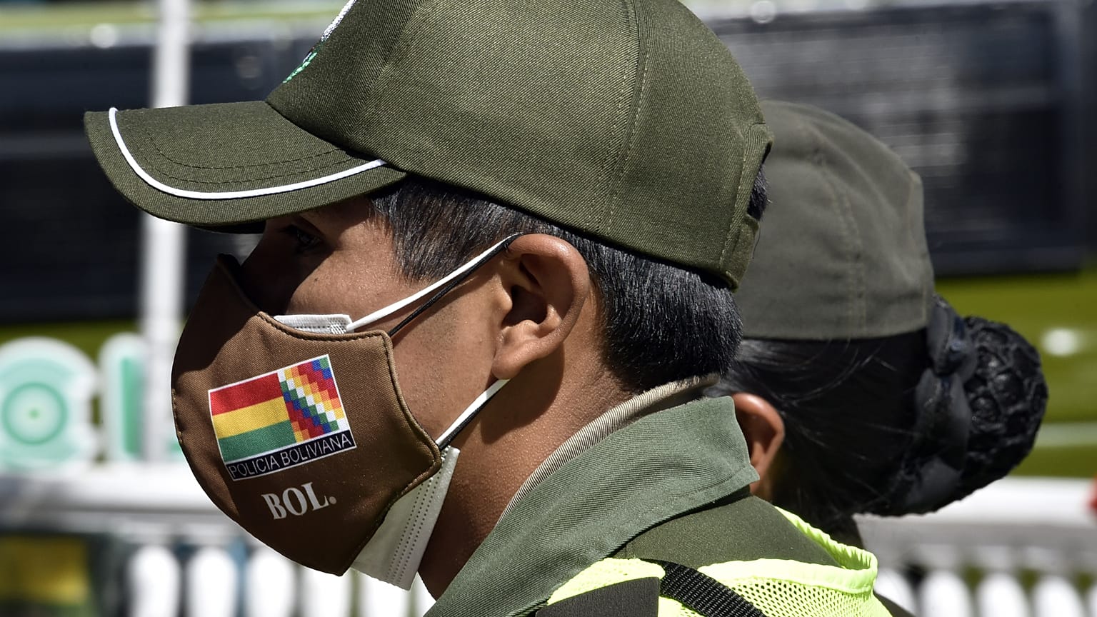 Un officier de police dans la ville d'El Alto - Bolivie - le 1er juin 2020