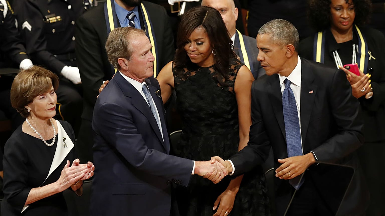  Former President Barack Obama and former President George W. Bush