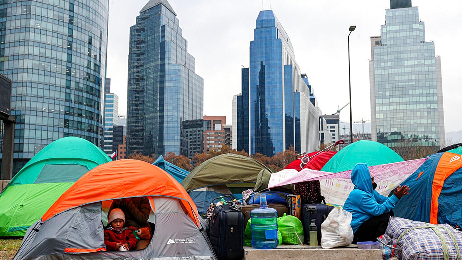 Campamento de inmigrantes en Santiago de Chile