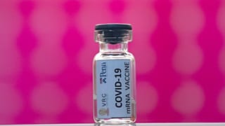 Работа над вакциной против COVID-19 сопровождается скандалами