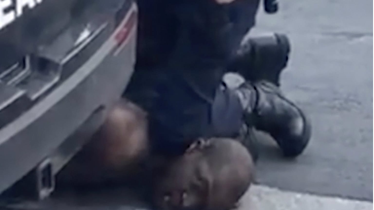 Polis şiddeti sonucu hayatını kaybeden George Floyd'un Covid-19 testinin pozitif çıktığı anlaşıldı