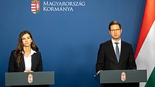 Gulyás Gergely, a Miniszterelnökséget vezető miniszter és Szentkirályi Alexandra kormányszóvivő - 2020 május