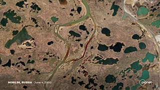 El vertido en Norilsk, visible desde el espacio