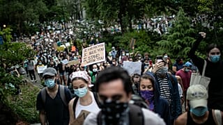 ABD'nin New York kentindeki Carl Schurz Park'ında ırkçılık karşıtı gösteri