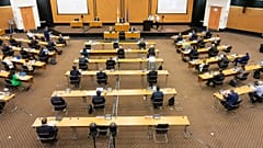 Ολομέλεια της Βουλής των Αντιπροσώπων στο Συνεδριακό Κέντρο Φιλοξενία.