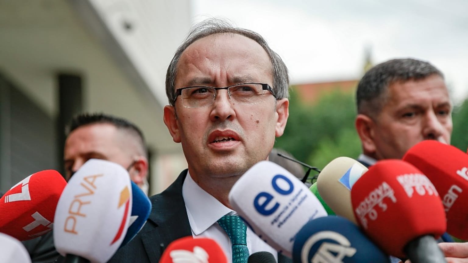 Il neo Primo Ministro kosovaro Avdullah Hoti