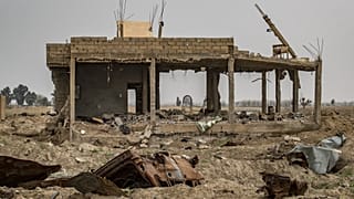 منزل مدمر في دير الزور