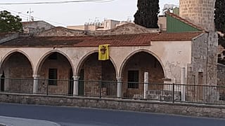 Kıbrıs'ta camiye Bizans bayrağı asıldı