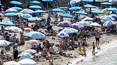 Πλήθος κόσμου στις παραλίες της Κύπρου το τριήμερο - Παραλία Πρωταράς