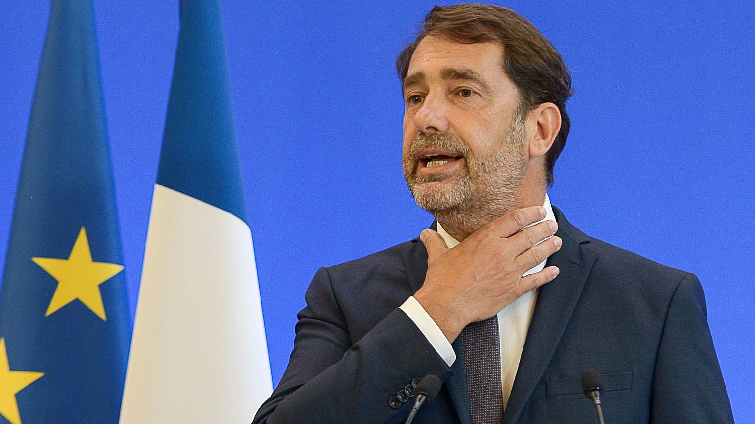 França proíbe estrangulamento com joelho