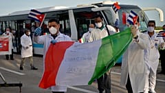 Regreso a Cuba de la brigada sanitaria de Lombardía