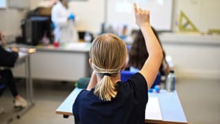 Francia impone la vuelta al cole a dos semanas de las vacaciones