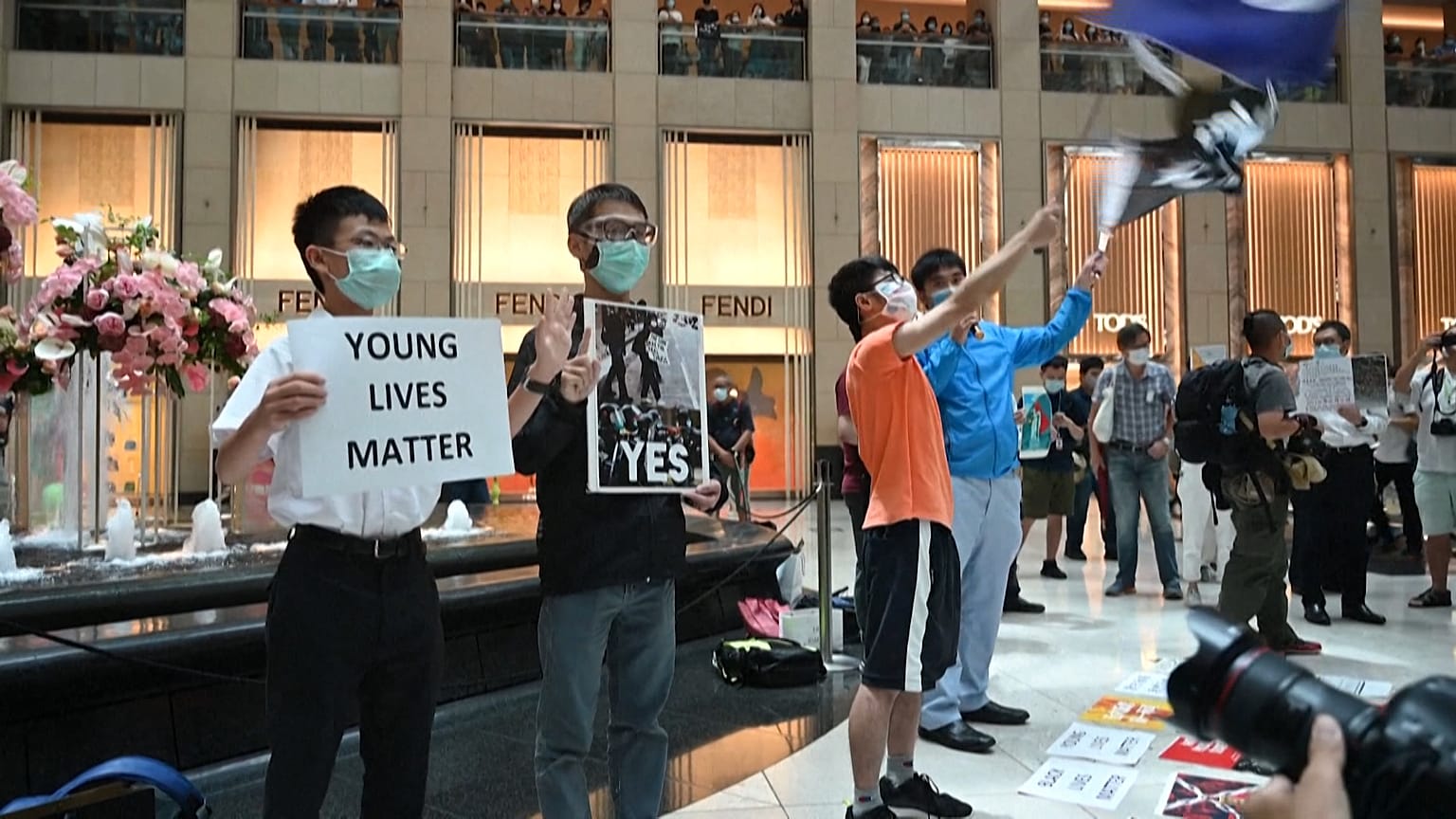 Hong Kong'da demokrasi yanlısı gösteriler tam bir yıldır devam ediyor