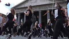 «Χωρίς τουρίστες, είμαστε άνεργοι» φωνάζουν οι ξεναγοί της Νέας Υόρκης