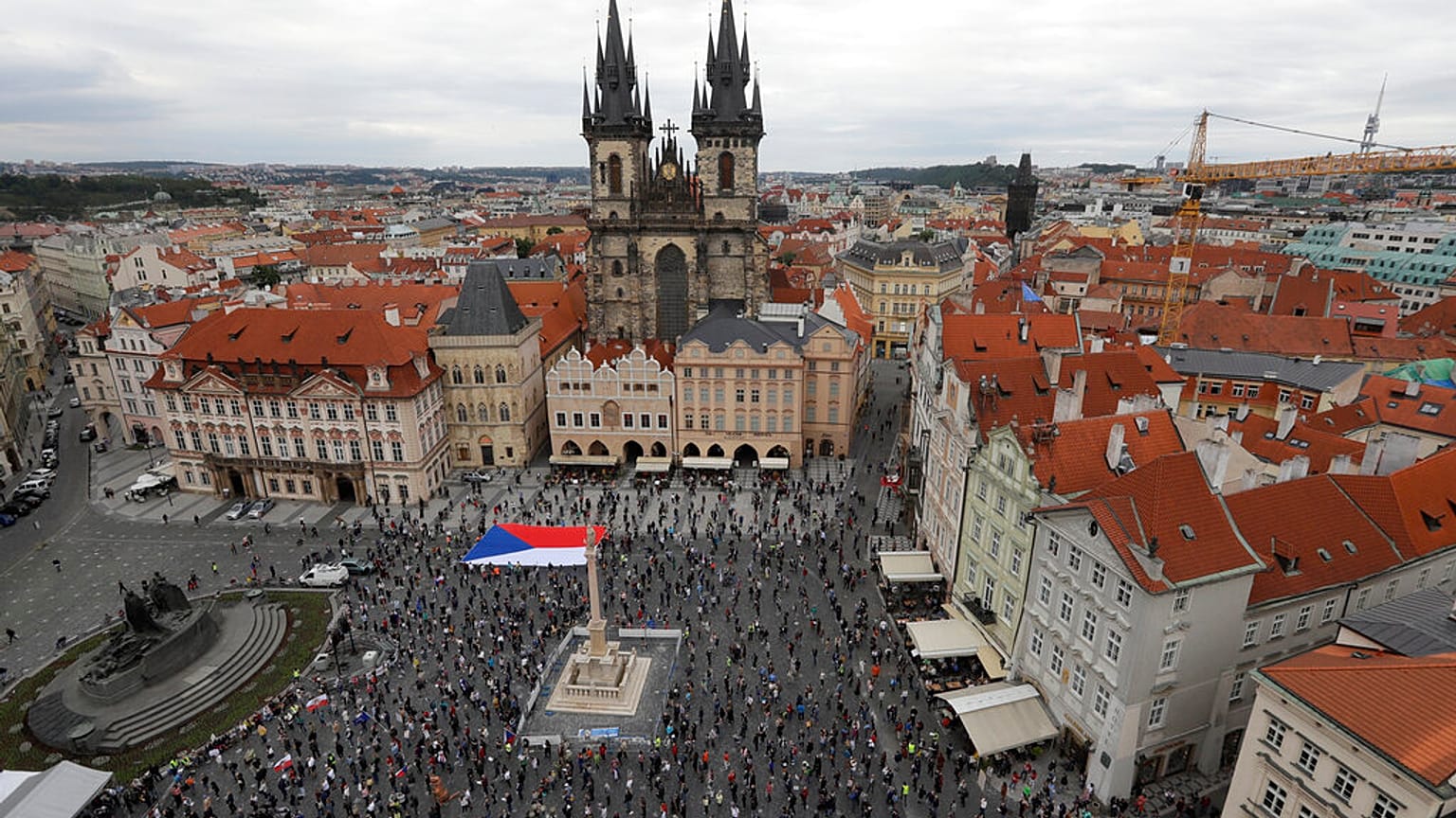 Praça do centro histórico de Praga