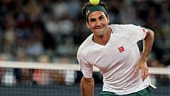 Roger Federer lors d'un match d'exhibition contre Rafael Nadal à Cap Town, Afrique du Sud, le 7 février 2020.