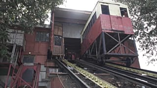Uno de los ascensores parados por la pandemia de Valparaíso, Chile