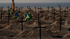 Protest am Strand von Rio de Janeiro