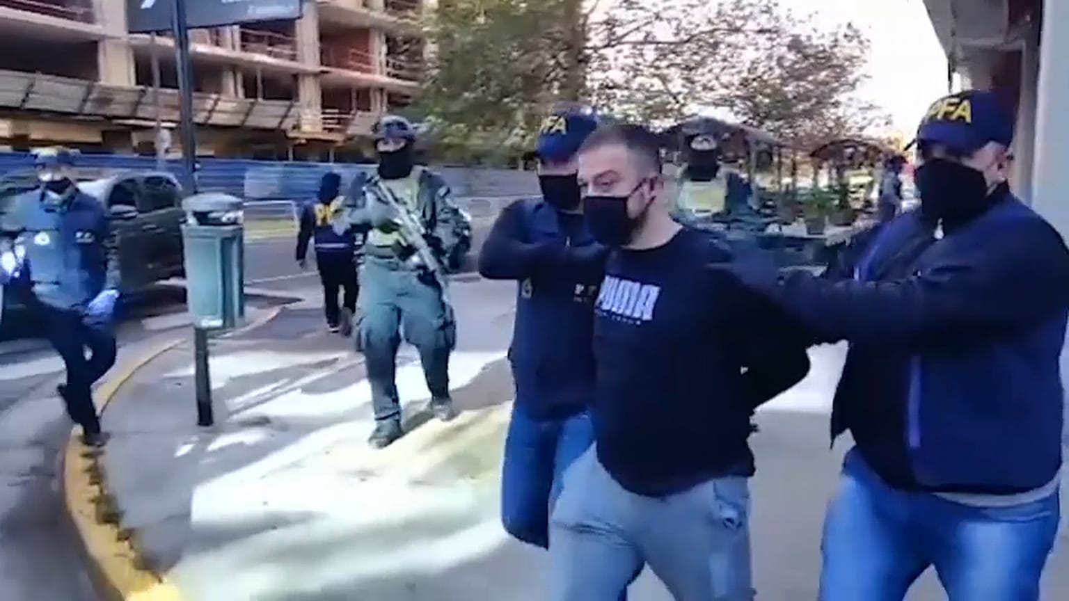 Yasa dışı suç örgütü kurmakla suçlanan 2 Türk Arjantin'de yakalandı