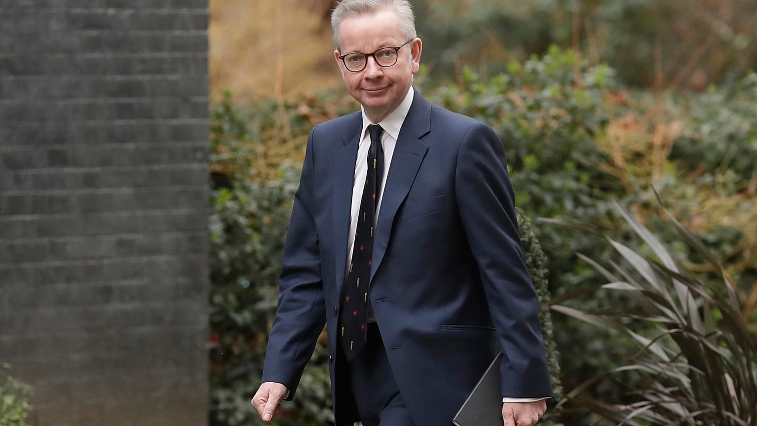 Ministro Michael Gove à chegada à residência oficial do primeiro-ministro, em fevereiro