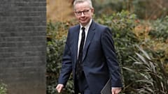 Ministro Michael Gove à chegada à residência oficial do primeiro-ministro, em fevereiro