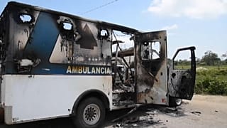 Ambulancia quemada por los habitantes de Villa Las Rosas