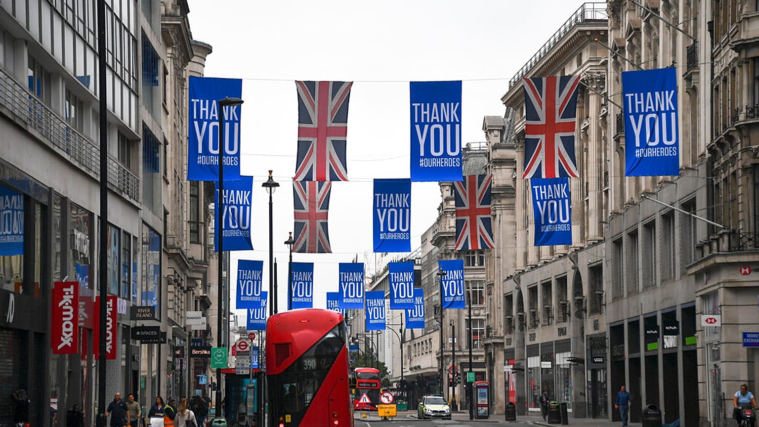 Példátlan zuhanást produkált a brit gazdaság áprilisban