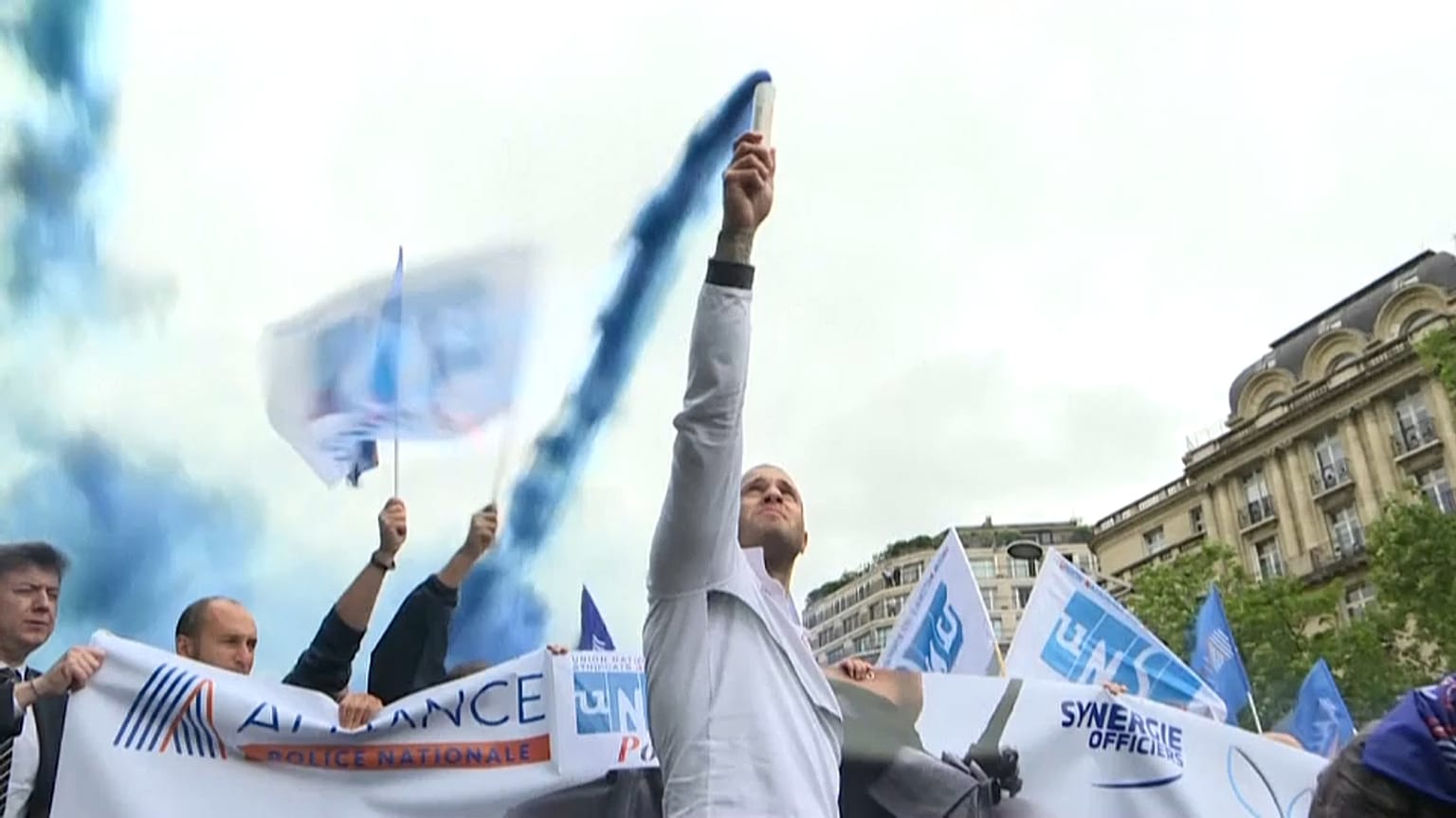 Elegük lett a francia rendőröknek