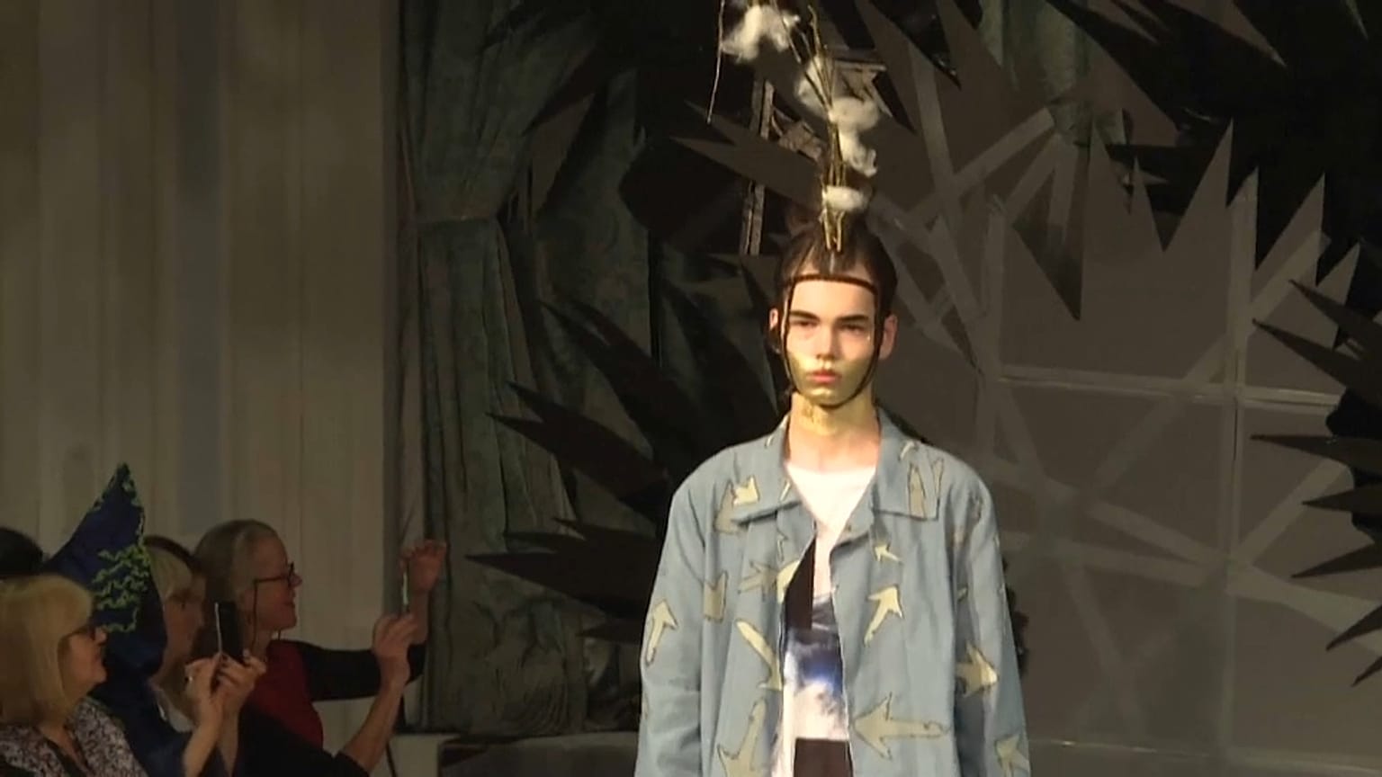 London Fashion Week - a világjárvány miatt virtuálisan