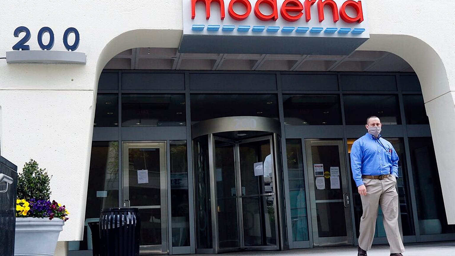 Moderna geliştirdiği koronavirüs aşısını insanlarda deneyen ilk firma olmuştu.