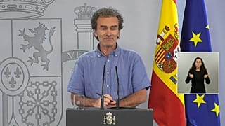 Médico espanhol torna-se figura de culto