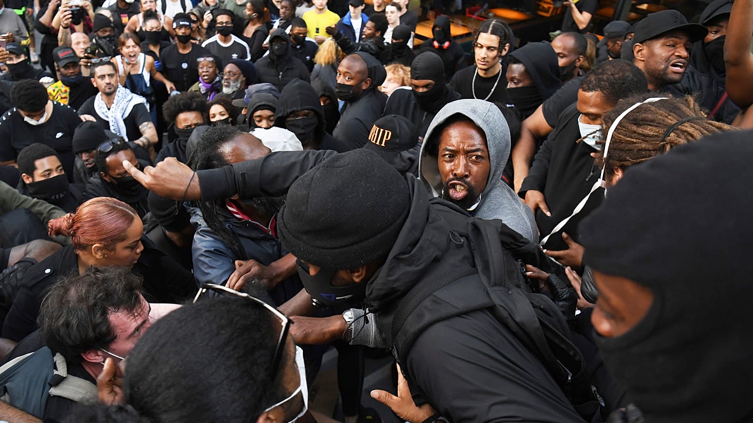 Manifestantes del movimiento "Black Lives Matter" en Londres
