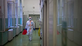 Krasznai Erika ápolónő a Covid Ortopéd-Traumatológiai Osztályon a Szent János Kórházban (2020. június 5.)