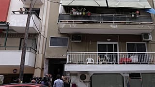 Δημοσιογράφοι μπροστά στο σπίτι της 10χρονης