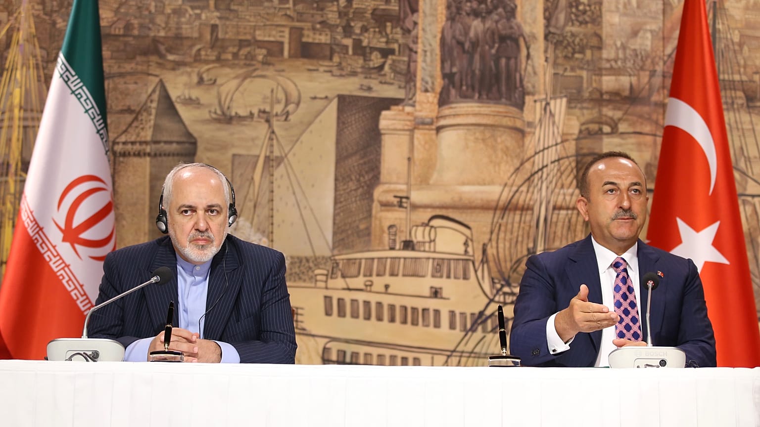 Dışişleri Bakanı Çavuşoğlu İstanbul'da İran Dışişleri Bakanı Zarif ile görüştü