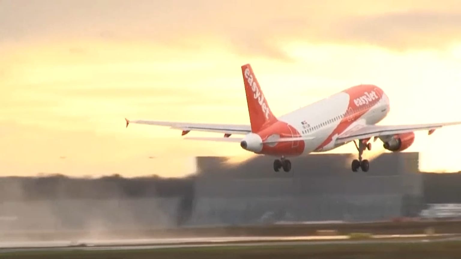 Авиакомпания EasyJet возобновила полеты