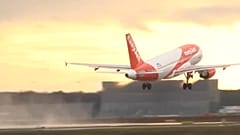 Η πρώτη πτήση της EasyJet μετά από δυόμισι μήνες