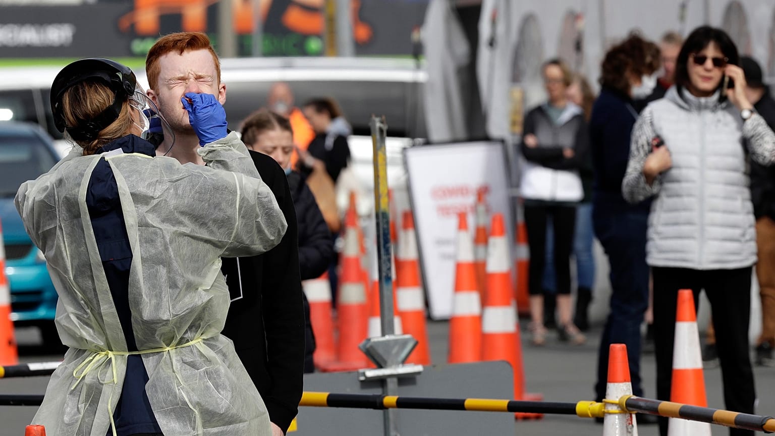 Yeni Zelanda'da 25 gün sonra Covid-19 vakası tespit edildi
