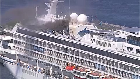 Alarm in Yokohama: Kreufahrtschiff in Flammen