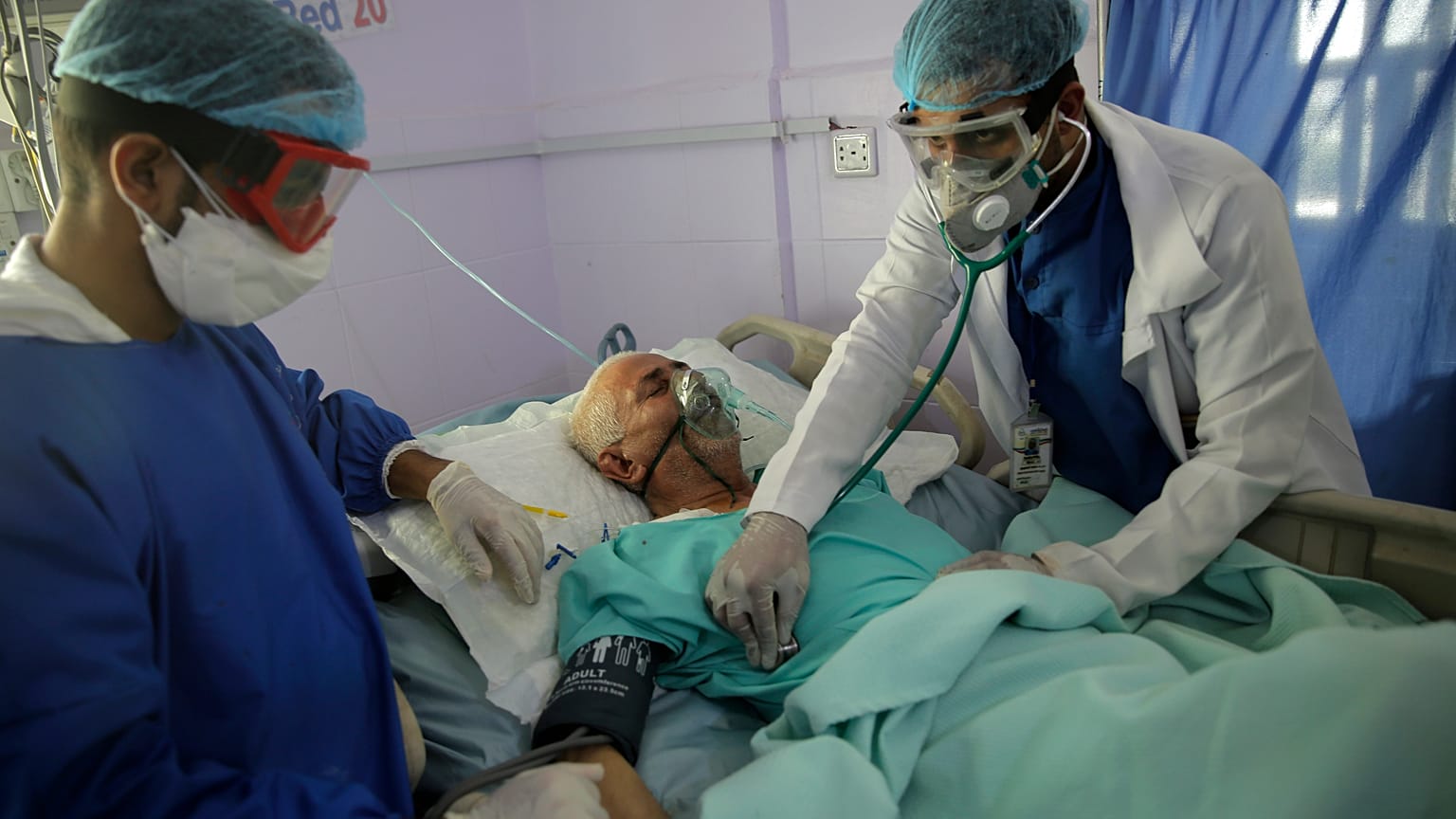 Steroid ailesinden bir ilacın ağır hastalarda ölüm oranını azaltabileceği düşünülüyor