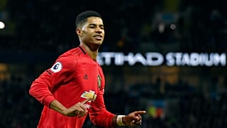 Oldukça yoksul bir çocukluk geçiren Marcus Rashford birçok vakfın bağış kampanyalarına destek veren bir isim.