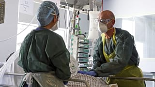Ist es ein Durchbruch? Britische Forscher haben neue Erfolge mit einem Medikament gegen Covid-19 gemeldet