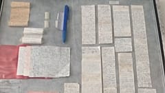 Un des présentoir du "musée de la triche", une exposition organisée par l’université grecque de Thessalonique.  