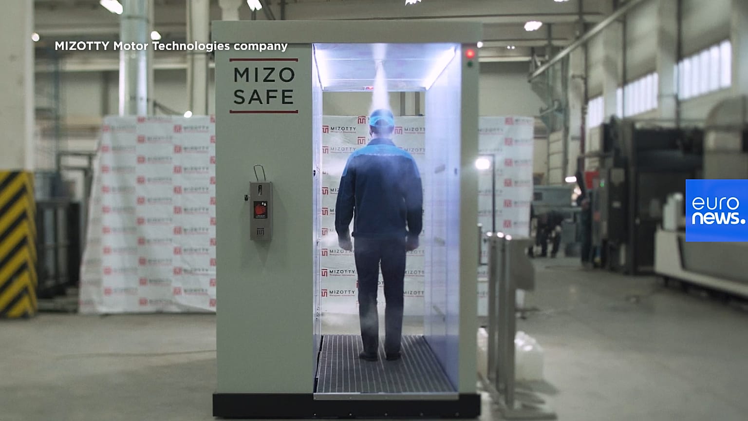 La máquina presentada por el fabricante que "desinfecta" a los visitantes de Putin. 