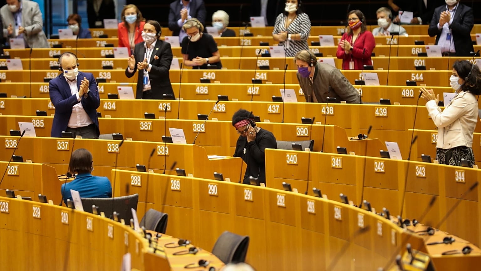 Pierrette Herzberger-Fofana, députée Verte allemande, témoigne au Parlement européen de la brutalité policière et du racisme qu'elle a subi, le 17 juin 2020