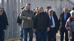El presidente húngaro visita la frontera con Serbia