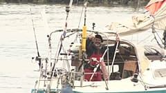 Juan Manuel Ballestero en su velero