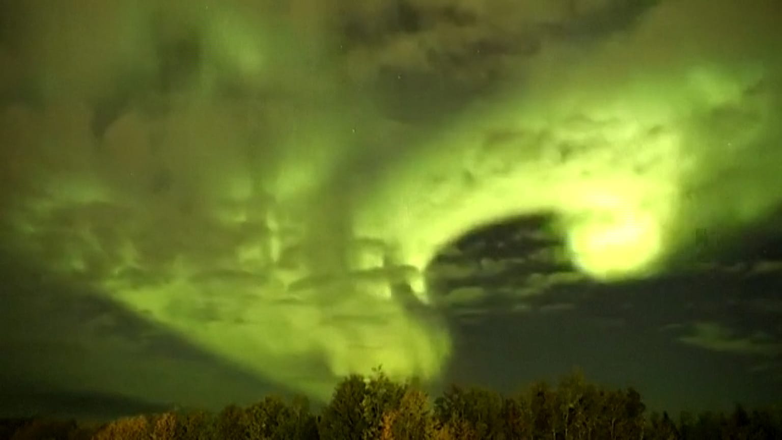 No comment: timelapse-videó a sarki fényről