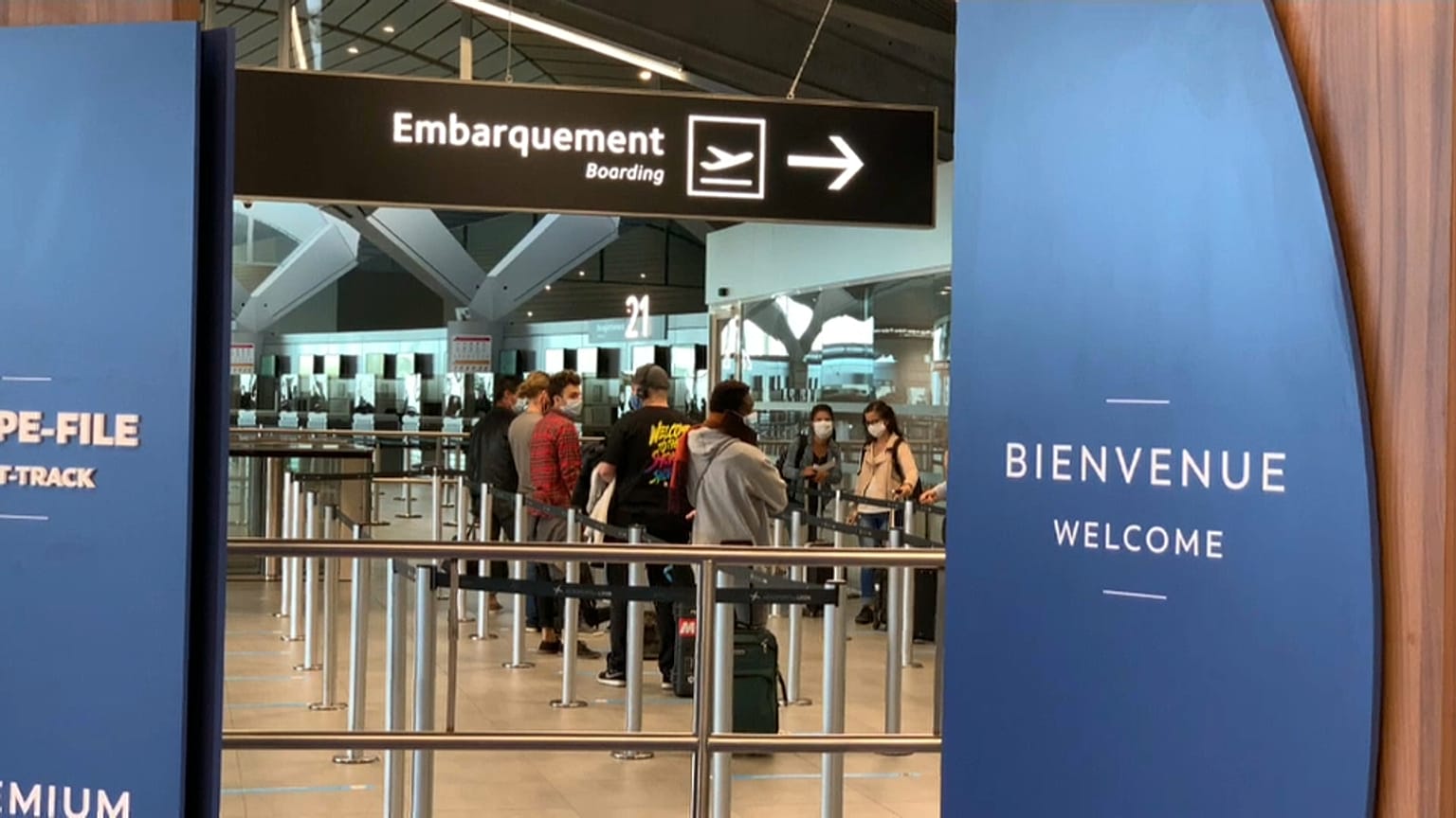 Covid-19: le misure di sicurezza nell'aeroporto di Lione