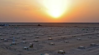 صورة لمقابر ضحايا كورونا في العراق 
